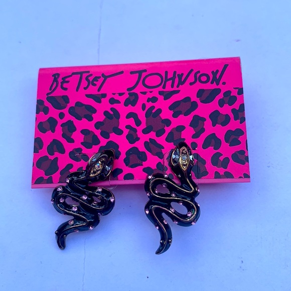 Betsy Johnson antiqued gold tone snake costume pierced earrings - Picture 4 of 4